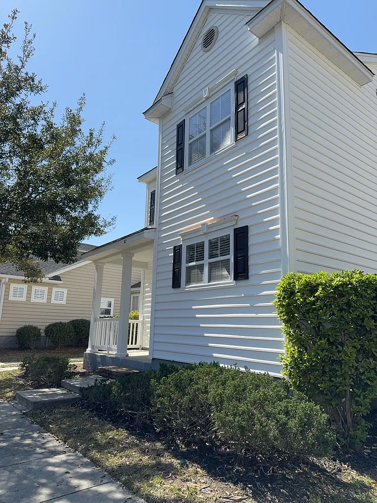 3 bed, 2.5 bath, 2000 sqft, $2,500 — Photo 2