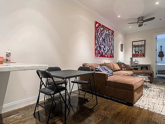 5th image of 106 Bedford Ave