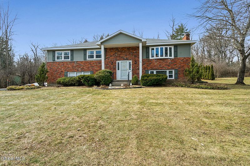 3rd image of 1111 Rosehill Boulevard