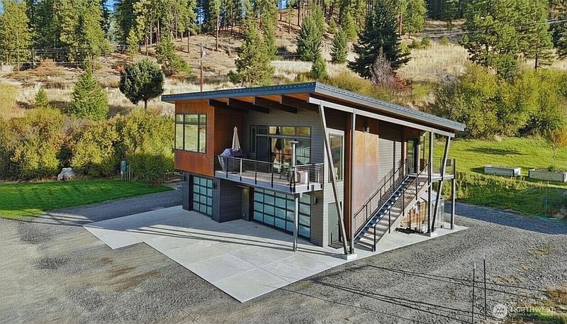 2nd image of 10695 Eagle Creek Road