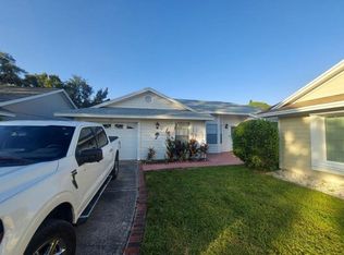 881 Franklin Cir, Palm Harbor, FL 34683