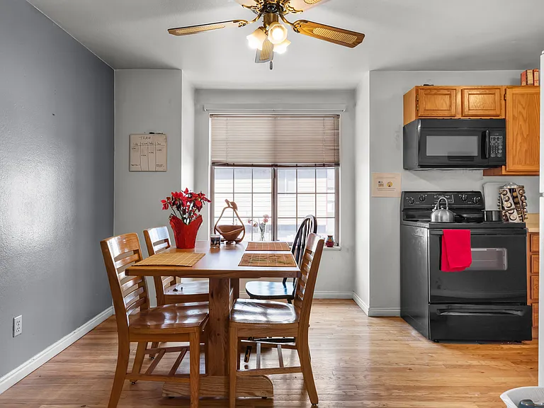 718 W 1720 N #225 — Photo 3