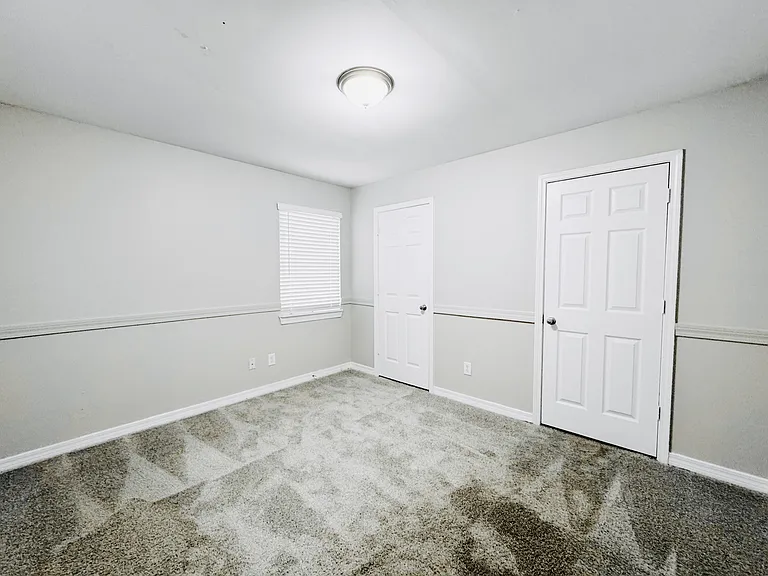 The Glenn — Photo 11