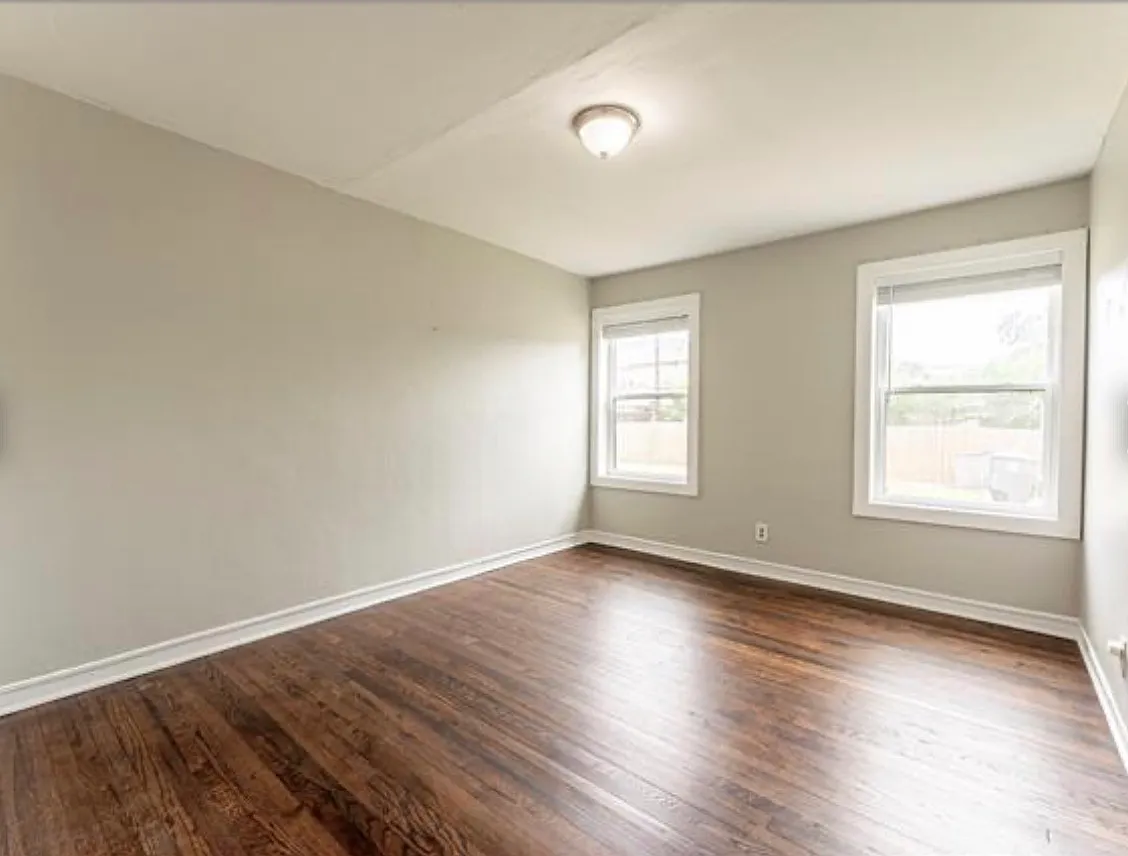 2 bed, 1200 sqft, $2,350 — Photo 2