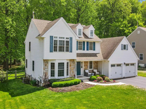 25 Canterbury Dr, Kennett Square, PA 19348