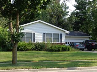 104 W Chapel Ln, Midland, MI 48640