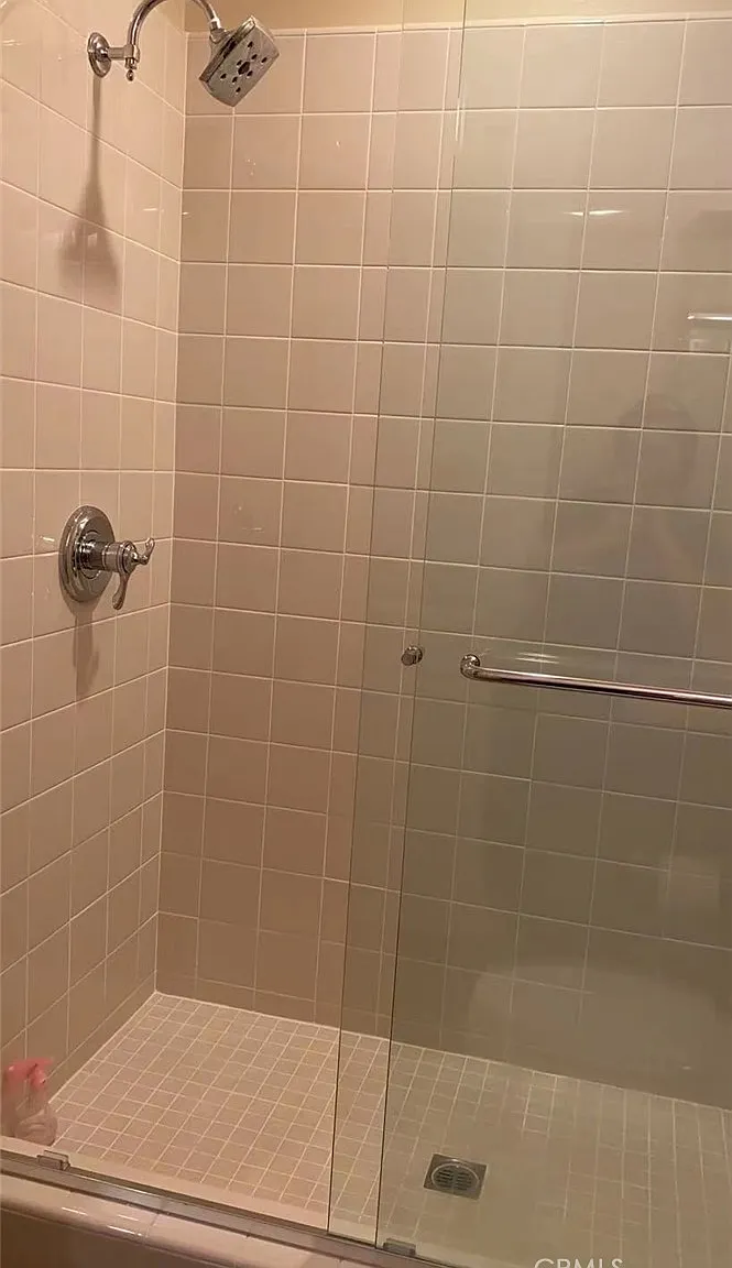 1 bed, 420 sqft, $2,180 — Photo 4