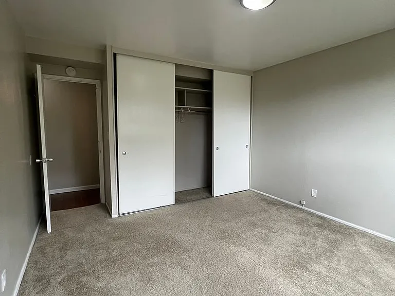2020 Building — Photo 64