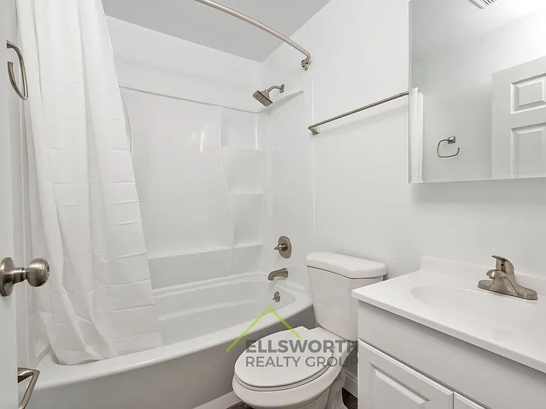 2216 Lawn Ave #9 — Photo 10