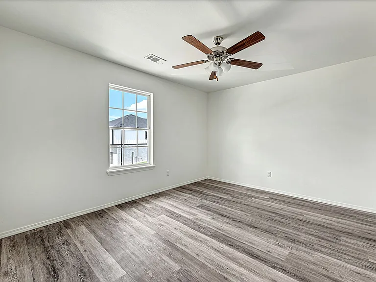1023 S. Benchmark — Photo 6