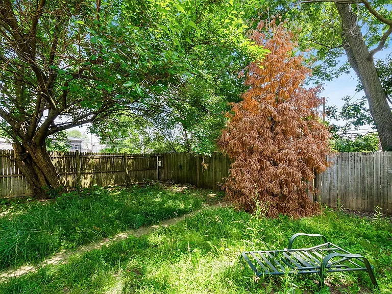 1446 Hamlet St — Photo 10
