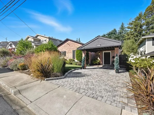 2662 Thornhill Dr, San Carlos, CA 94070