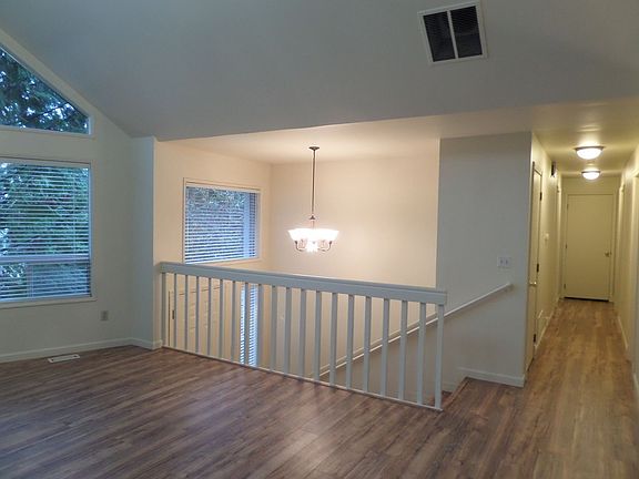 4th image of 612 47th St SE