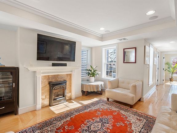 2nd image of 13 Lexington St #3