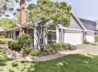 32 Sarahs Grove Ln, Schaumburg, IL 60193