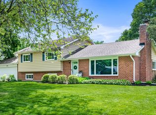 1215 N Bittersweet Ln, Muncie, IN 47304