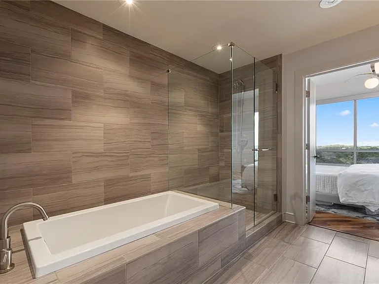 222 12th St NE #1806 — Photo 25
