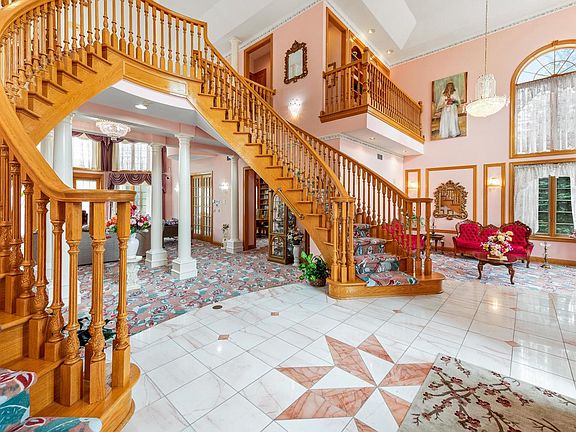 5th image of N78W13031 Country Club COURT