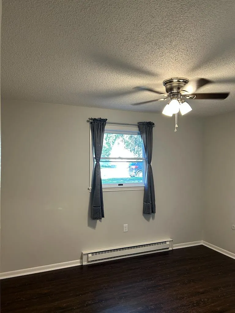2 bed, 800 sqft, $1,375 — Photo 4