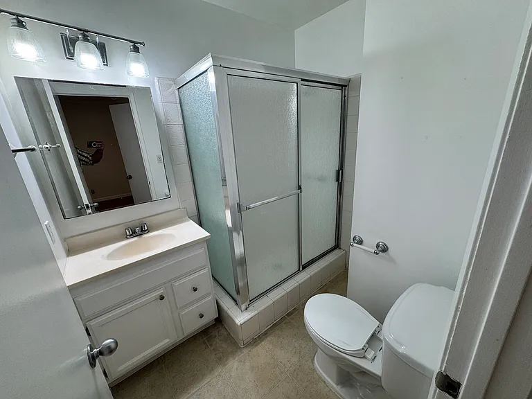 1280 S Barrington Ave #10 — Photo 17