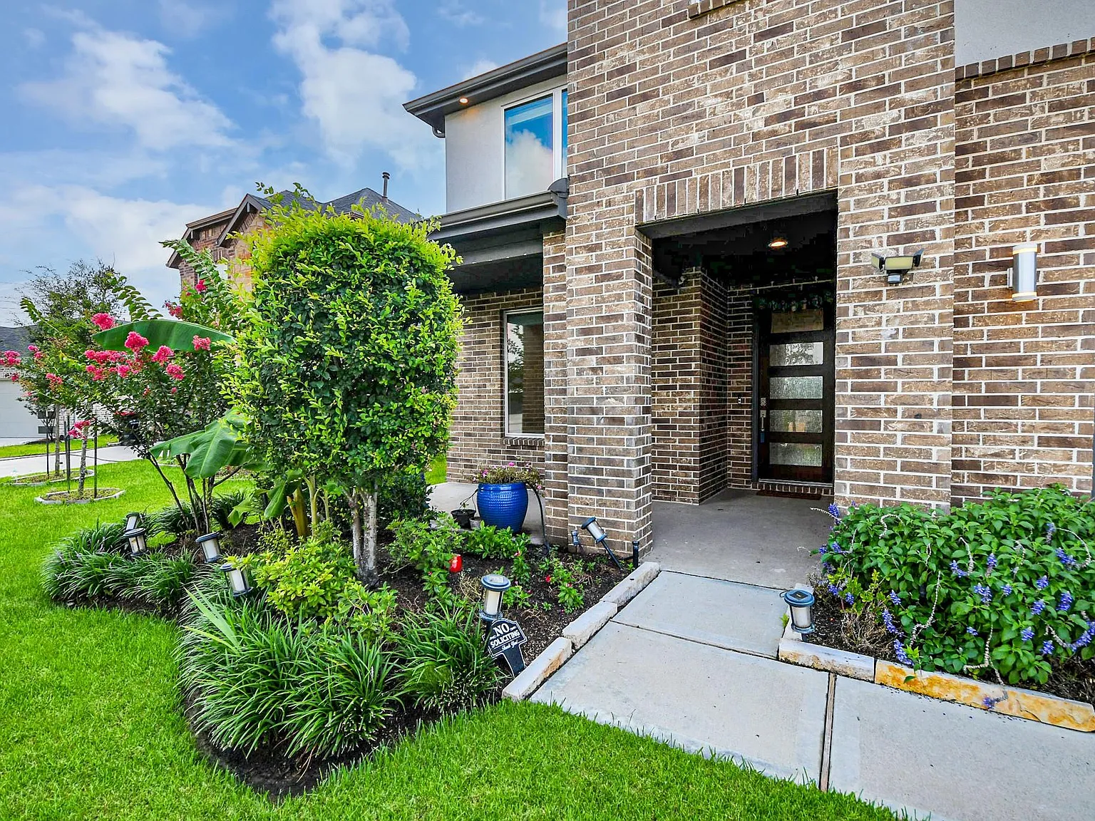 4 bed, 3.5 bath, 3346 sqft, $3,400 — Photo 4