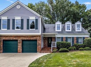 1128 Halesworth Dr, Rockville, MD 20854
