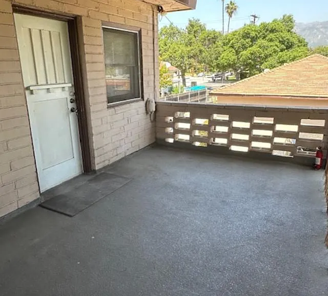1098 E Orange Grove Blvd — Photo 4