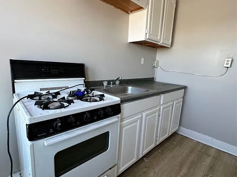 111 E Wyoming Ave — Photo 15
