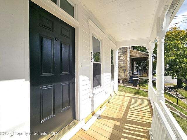 1st image of 907 Green Ridge St