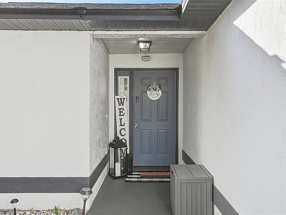 3rd image of 114 Dundee Ln