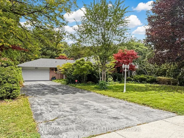 131 Burbank Dr, Toronto, ON M2K 1N6