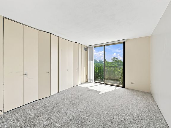 5th image of 1800 7th St APT 8F