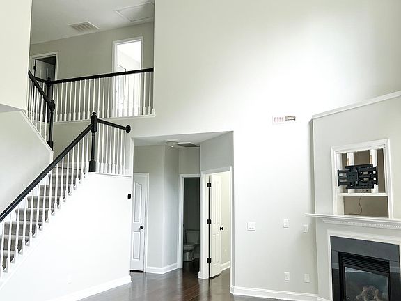 2nd image of 11210 Sedgemoor Ln