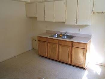 5th image of 2220 Delton Ct