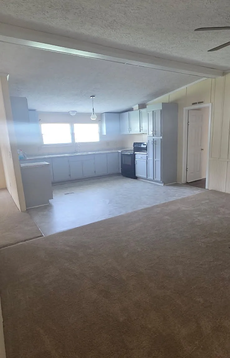 4 bed, 1500 sqft, $1,700 — Photo 2