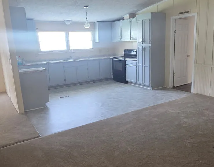 121 Edwards St — Photo 2