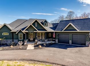 2 Highwoods Rd, Wyoming, PA 18644