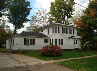 215 W Washington St APT 1, Vicksburg, MI 49097