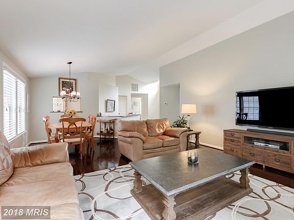 5th image of 7518 Cross Gate Ln