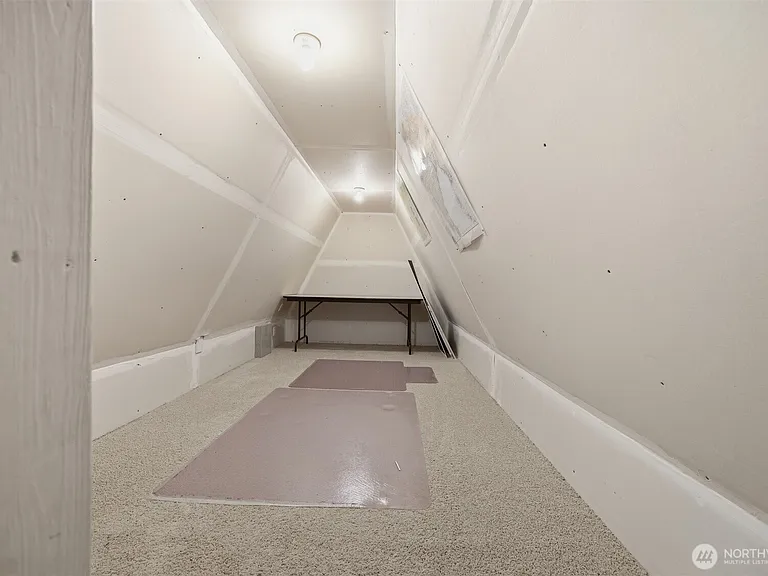 237 Creekview Crst — Photo 28
