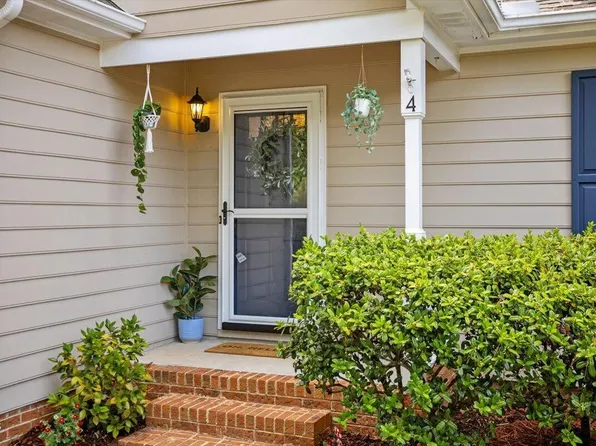 4 Icon Ct, Durham, NC 27703
