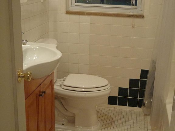4th image of 21800 Midway Ave