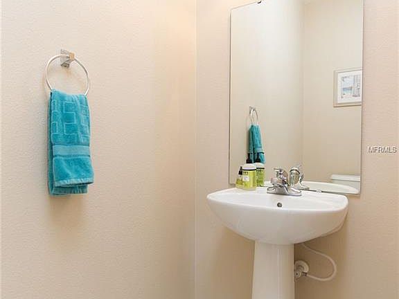 5th image of 318 Country Cottage Ln