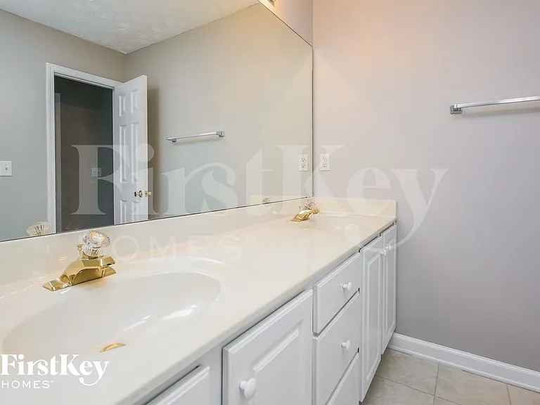 235 Lazy Willow Ln — Photo 11