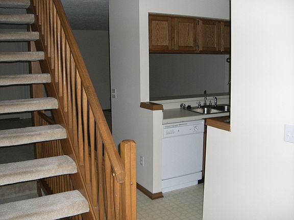 2nd image of 2455 Wrens Dr S