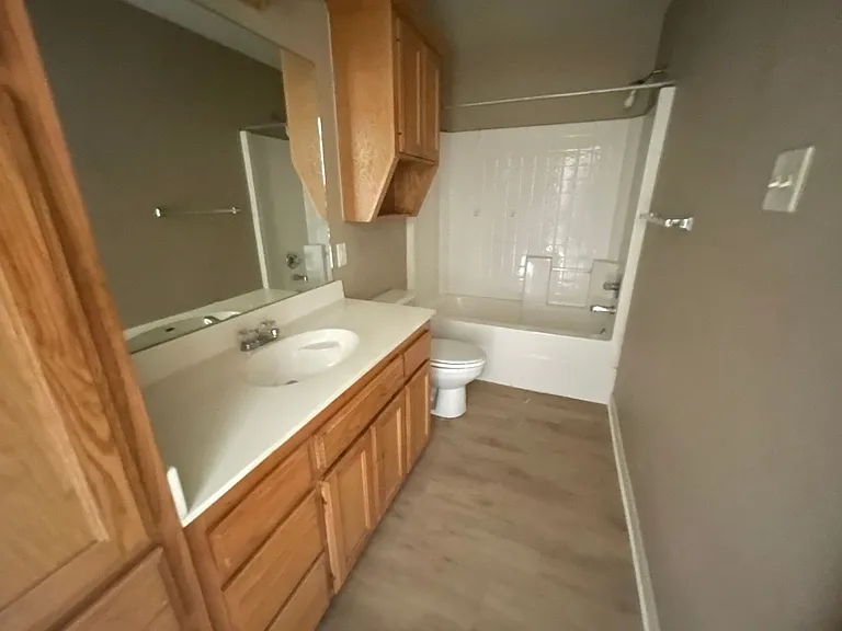 4704 John David Dr — Photo 13