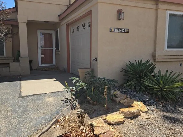 1324 Lil Ave NE, Rio Rancho, NM 87144