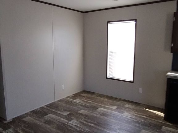 5th image of 129 Pineland Ave #164