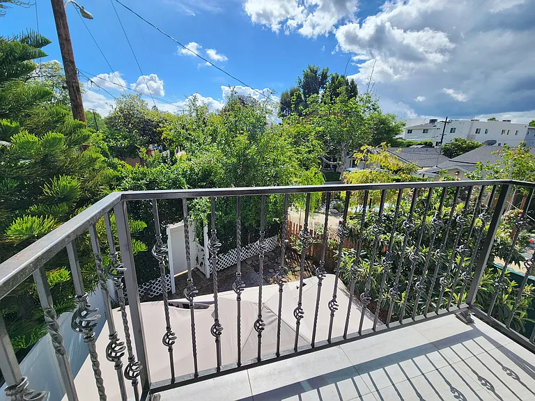 6827 Murietta Ave — Photo 42