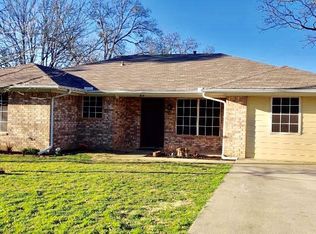 514 E Division St, Pilot Point, TX 76258